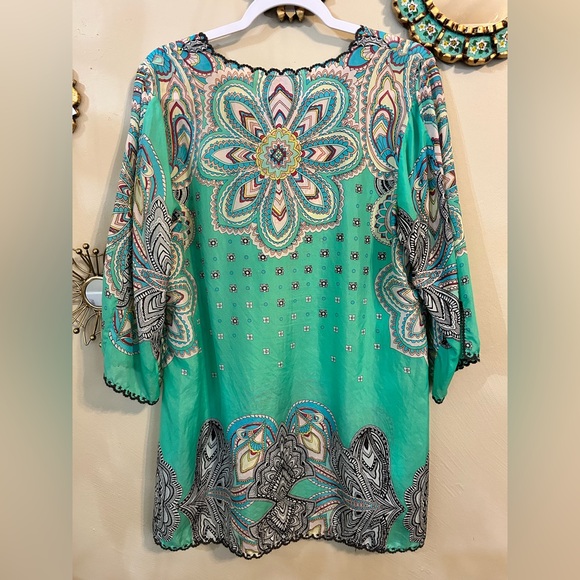 JOHNNY WAS 100% Silk Vibrant Green Floral Print Tunic Blouse Boho Style Medium - Picture 6 of 7